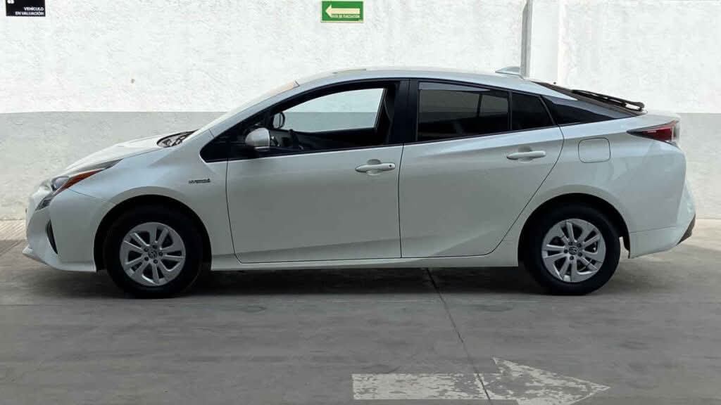 Toyota Prius Automático Híbrido Modelo 2017. 🚖