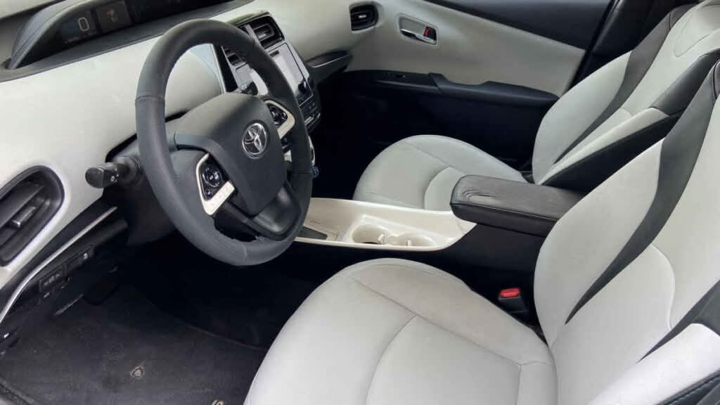 Toyota Prius Automático Híbrido Modelo 2017. 🚖
