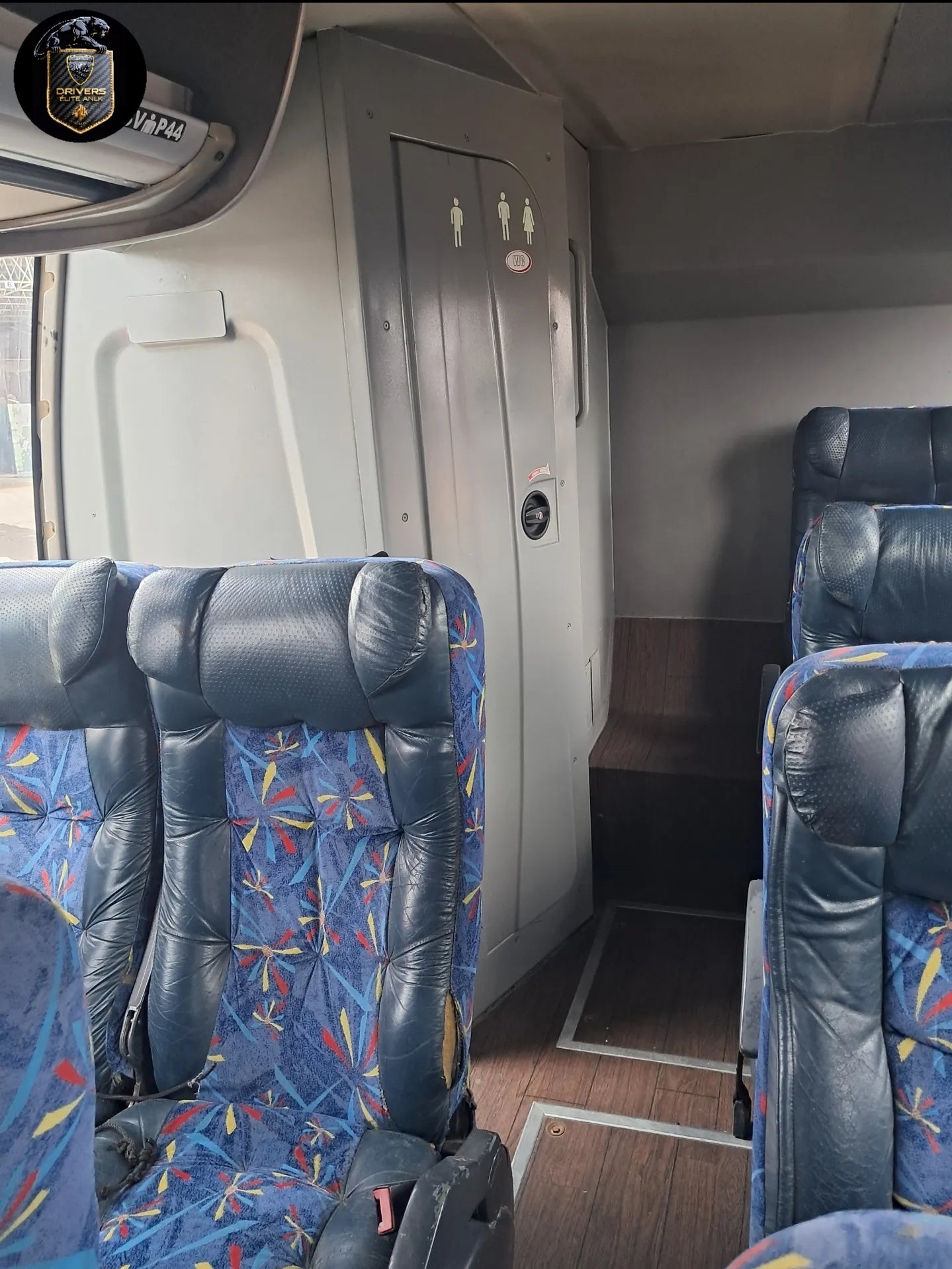 Autobús Volvo 9700 Año 2009 6×2 De 3 Ejes Con Capacidad para 47 Personas