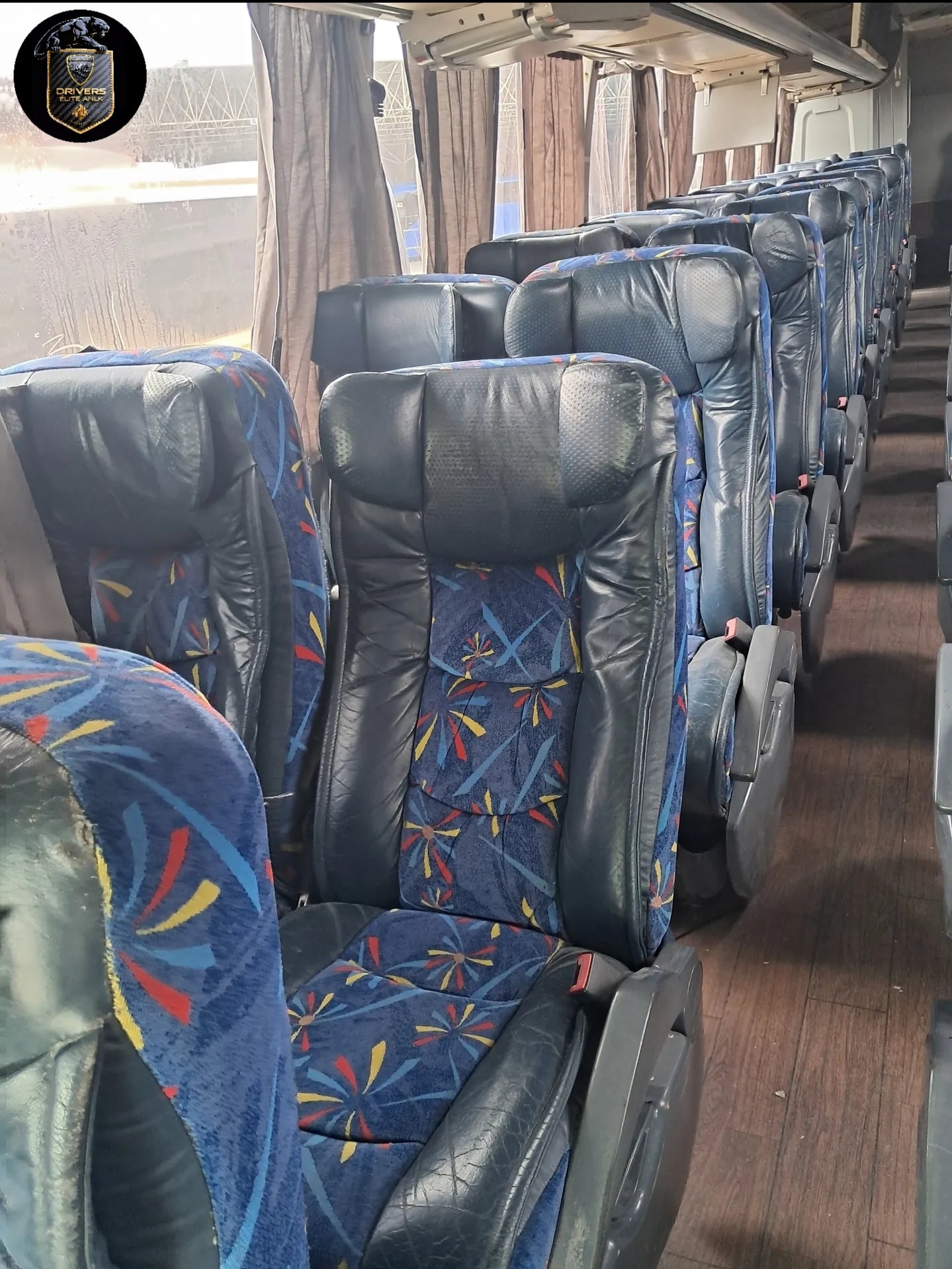 Autobús Volvo 9700 Año 2009 6×2 De 3 Ejes Con Capacidad para 47 Personas