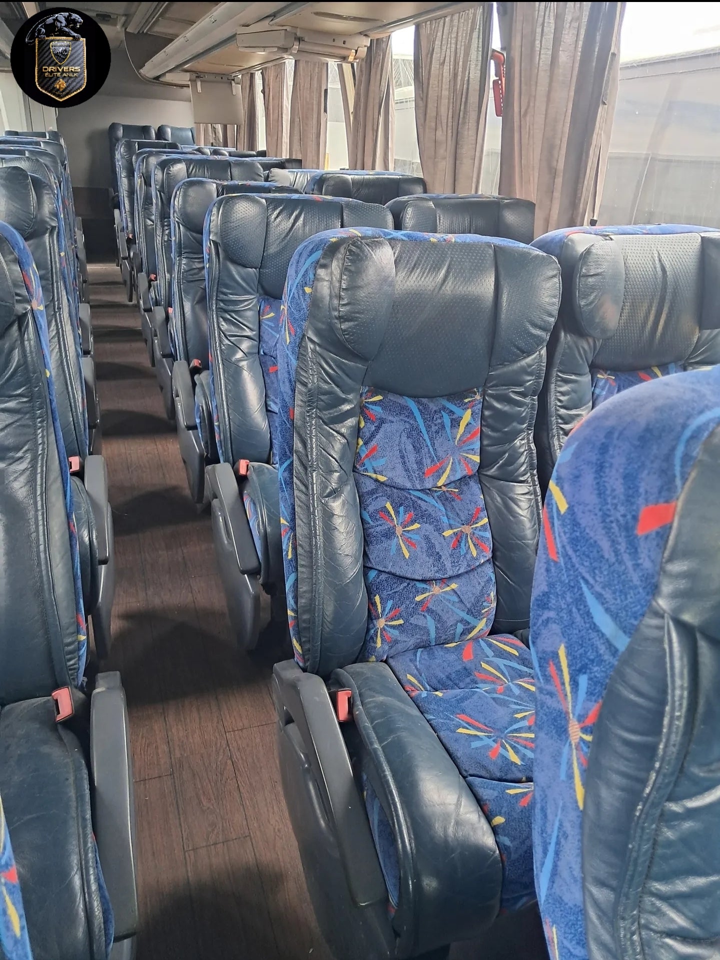 Autobús Volvo 9700 Año 2009 6×2 De 3 Ejes Con Capacidad para 47 Personas