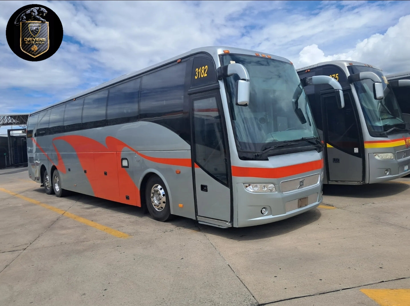 Autobús Volvo 9700 Año 2009 6×2 De 3 Ejes Con Capacidad para 47 Personas