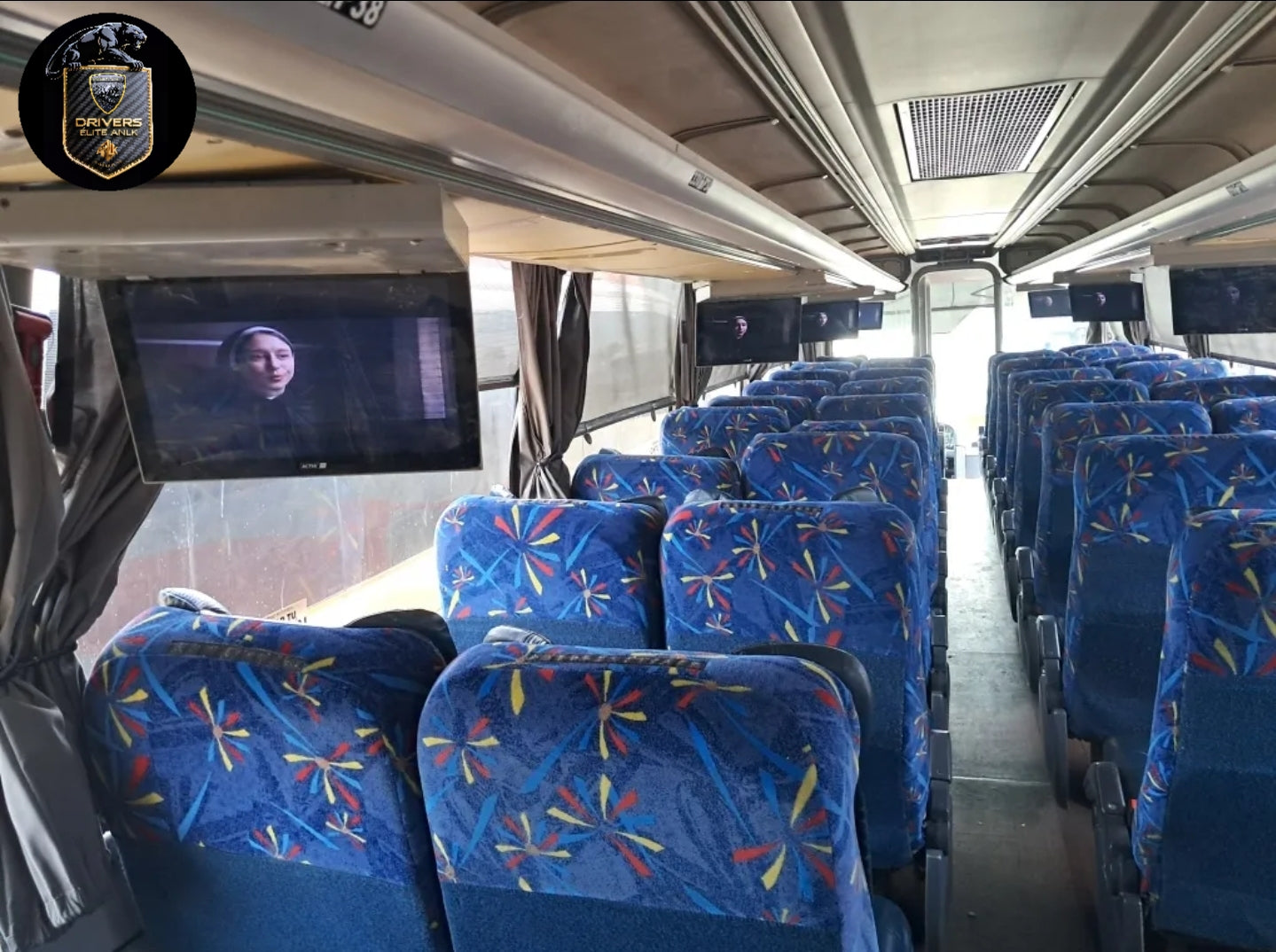 Autobús Volvo 9700 Año 2009 6×2 De 3 Ejes Con Capacidad para 47 Personas