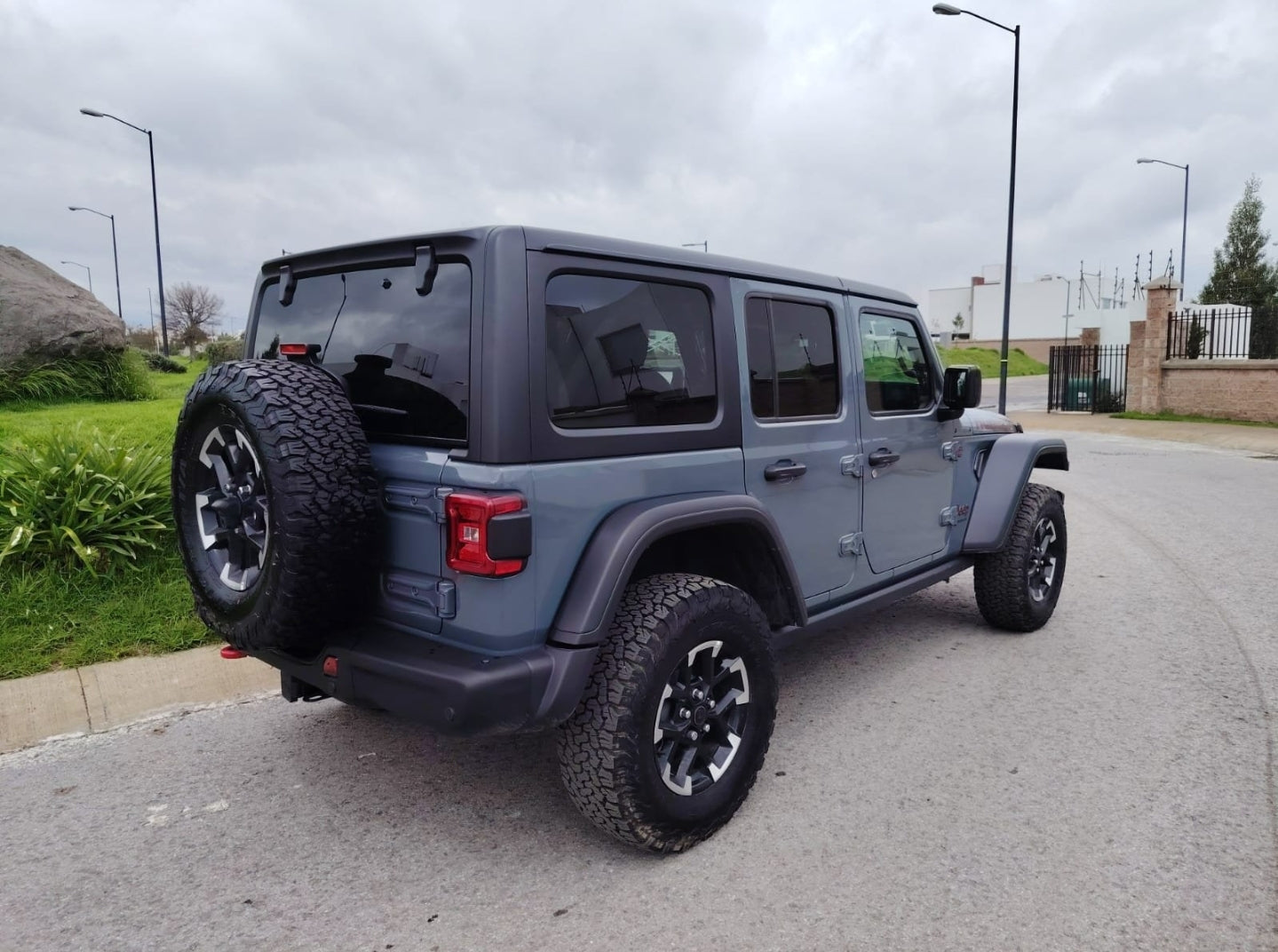 Jeep Wrangler Rubicon 2023. 🏎