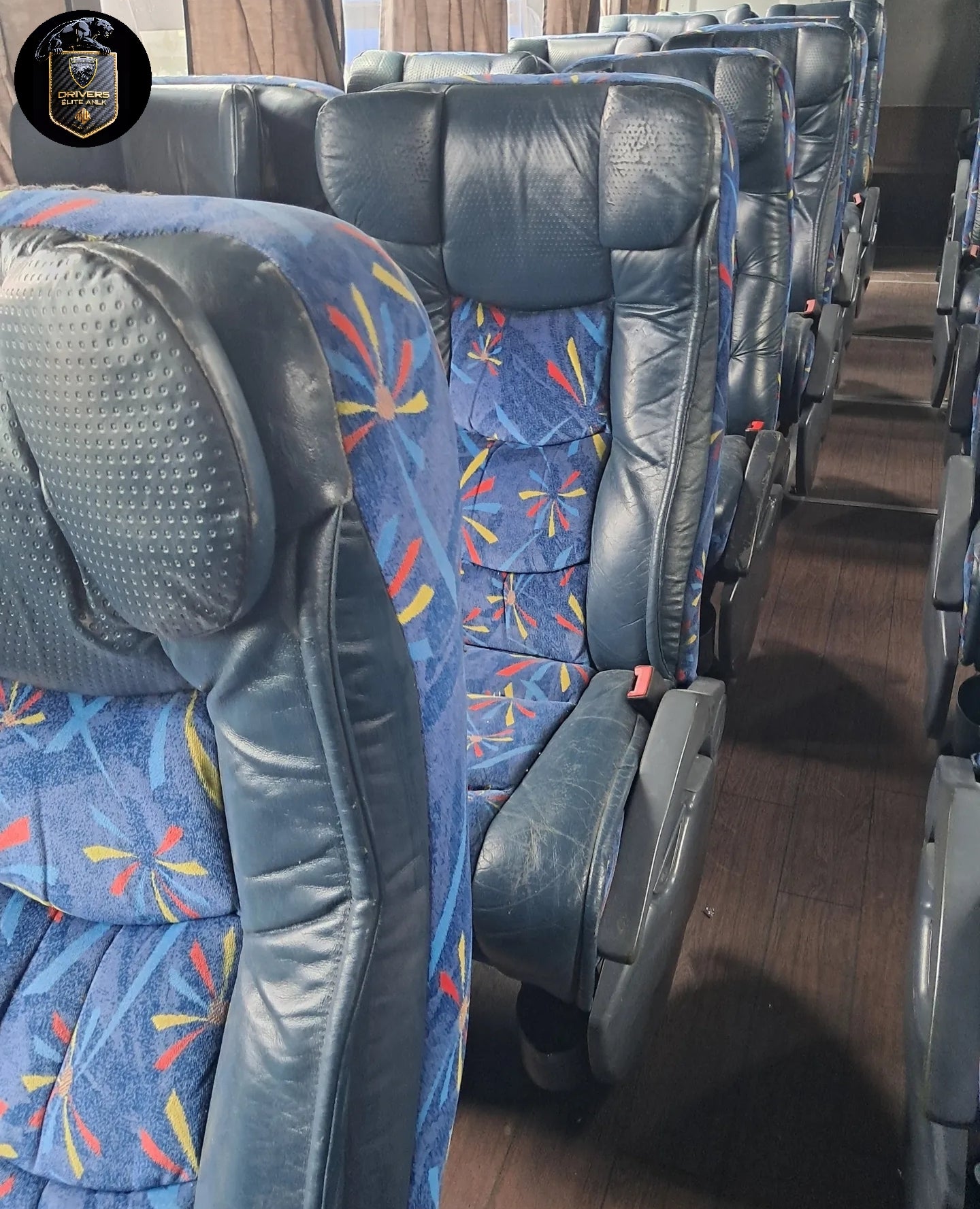 Autobús Volvo 9700 Año 2009 6×2 De 3 Ejes Con Capacidad para 47 Personas