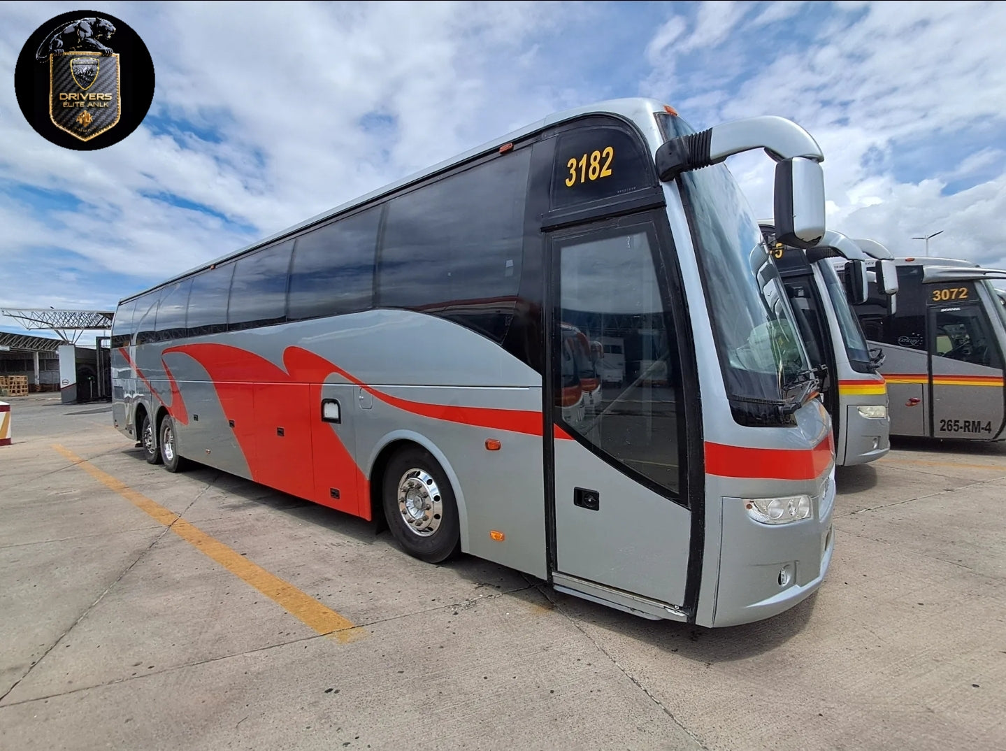 Autobús Volvo 9700 Año 2009 6×2 De 3 Ejes Con Capacidad para 47 Personas