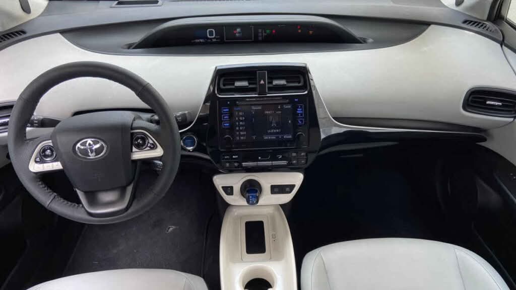 Toyota Prius Automático Híbrido Modelo 2017. 🚖