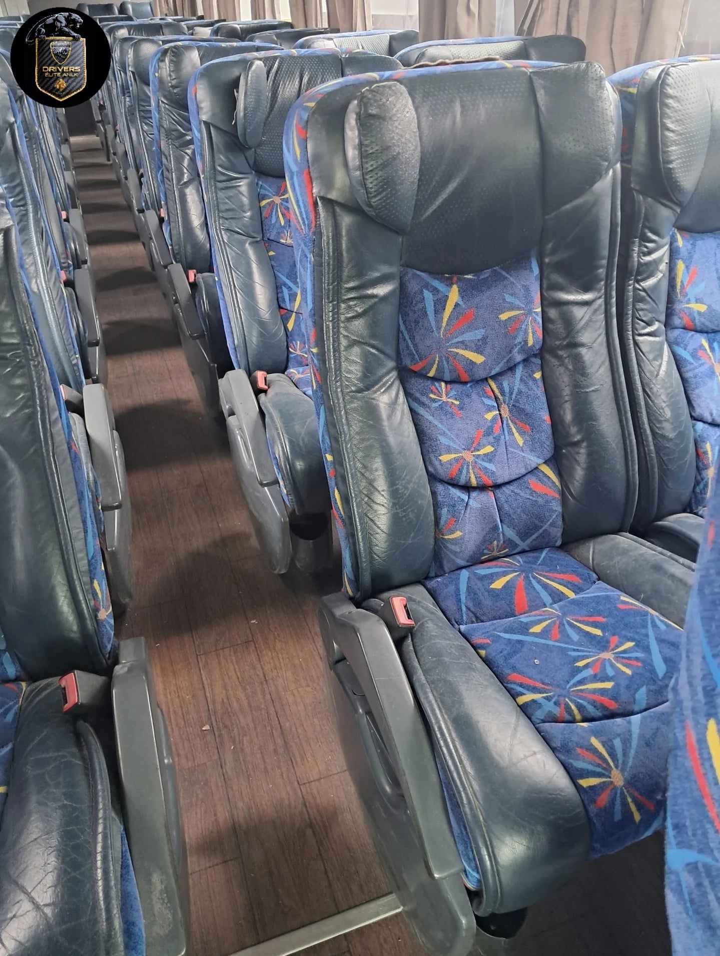 Autobús Volvo 9700 Año 2009 6×2 De 3 Ejes Con Capacidad para 47 Personas