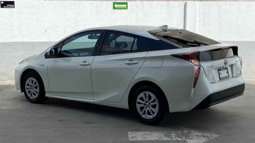 Toyota Prius Automático Híbrido Modelo 2017. 🚖