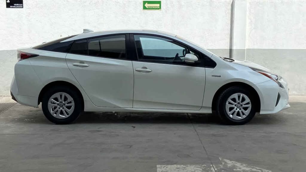 Toyota Prius Automático Híbrido Modelo 2017. 🚖