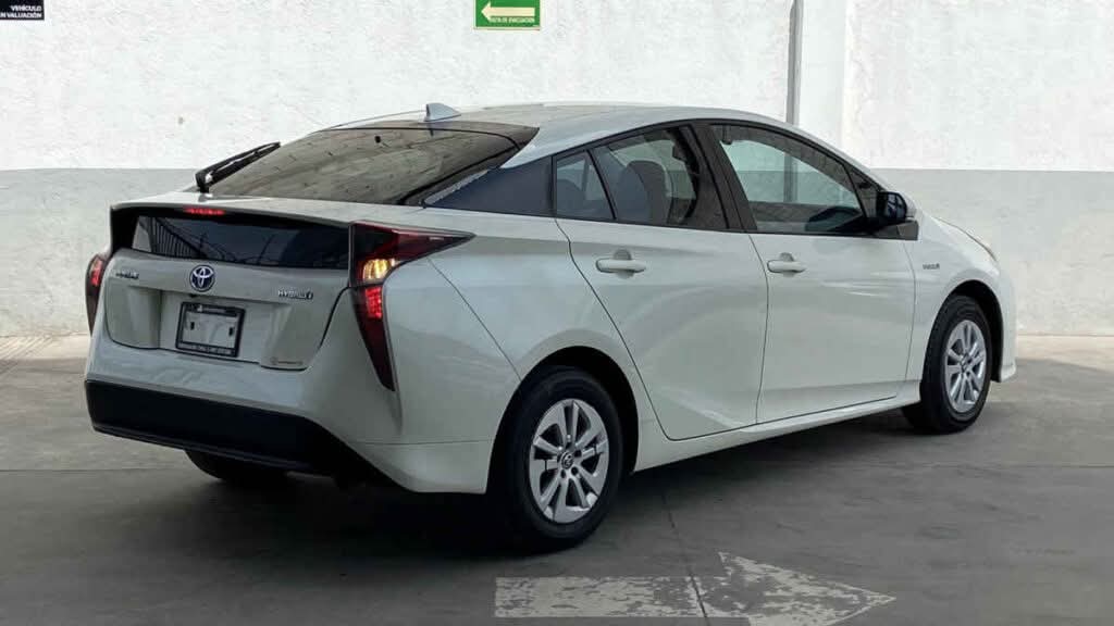 Toyota Prius Automático Híbrido Modelo 2017. 🚖