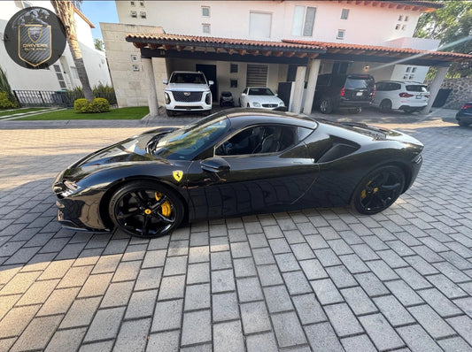 Ferrari SF90 Stradale Año 2024